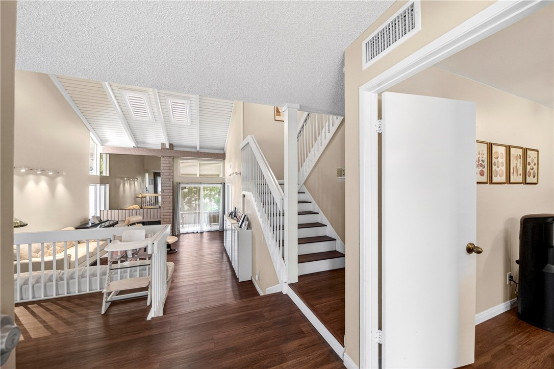 820 Vía Zapata Riverside, CA 92507 - Photo 4 of 37