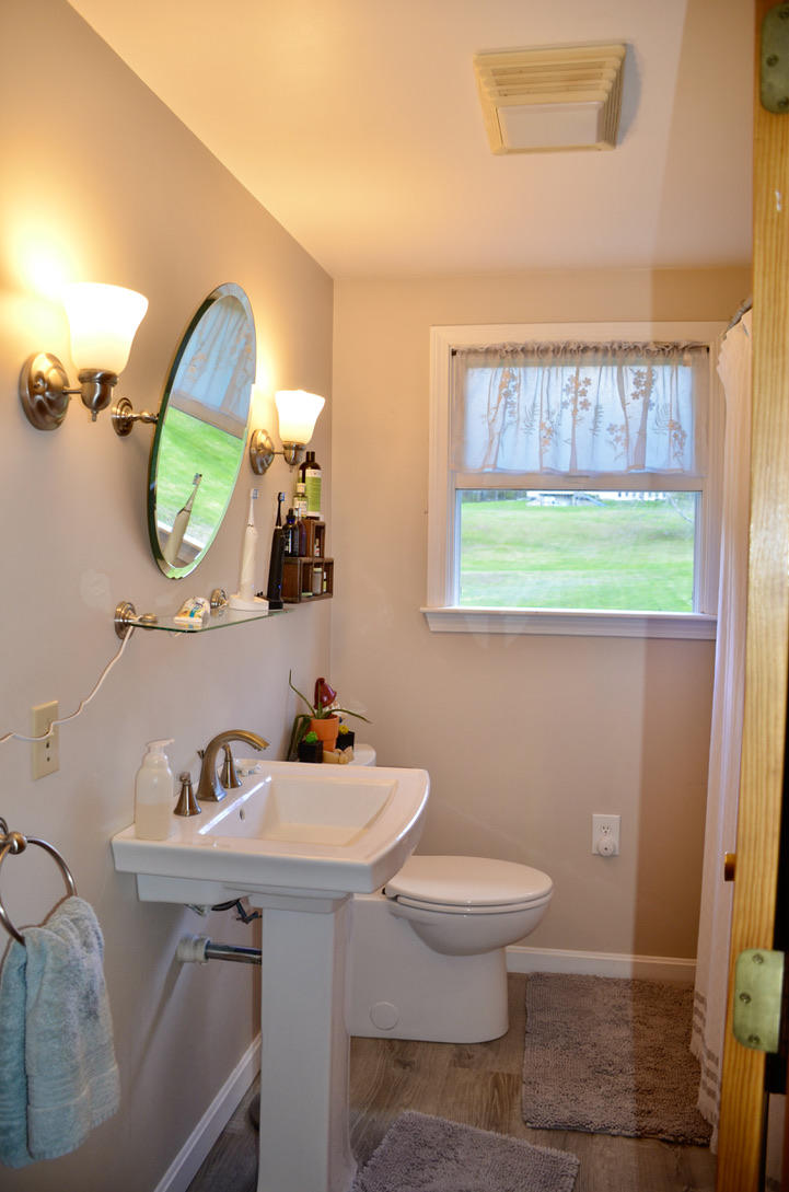89 Cross Lane Belfast, ME 04915 - Photo 11 of 26 bathroom