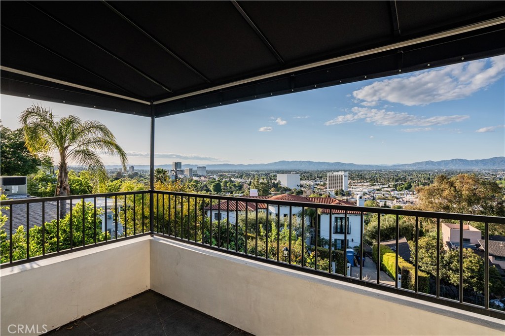 14614 Round Valley Drive Sherman Oaks, CA 91403 - Photo 28 of 35 a view of city from a balcony