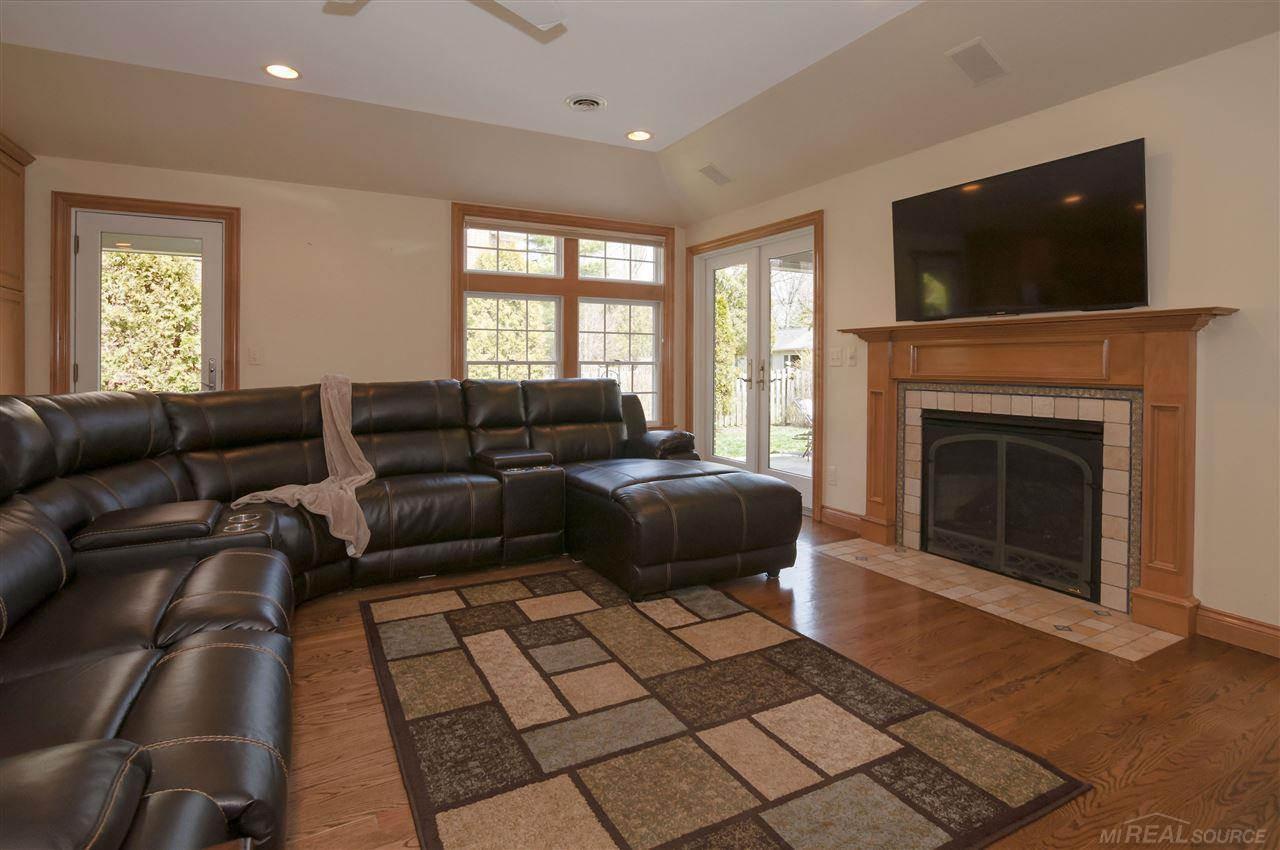 294 Stephens Road Grosse Pointe Farms, MI 48236 - Photo 7 of 42