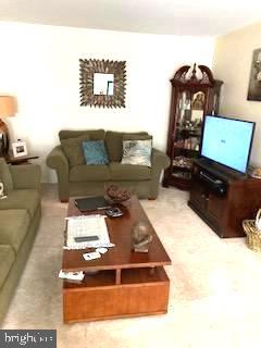 904 Timber Creek Road Lindenwold, NJ 08021 - Photo 3 of 7 Living room