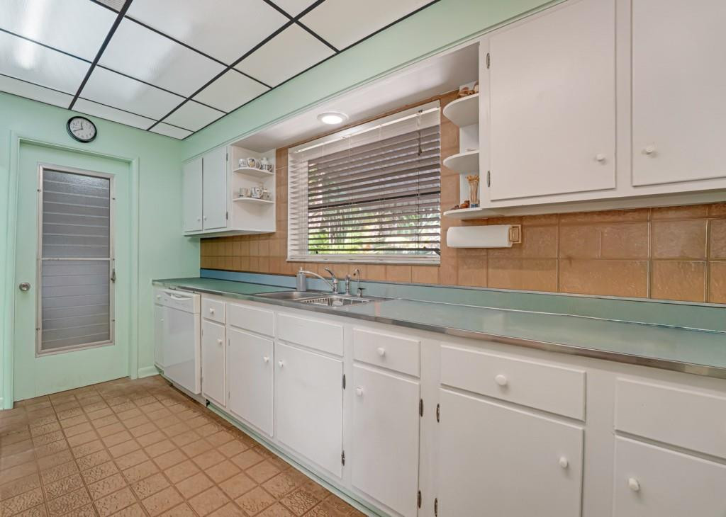 1122 Beach Road Singer Island, FL 33404 - Photo 12 of 34 Photo 12