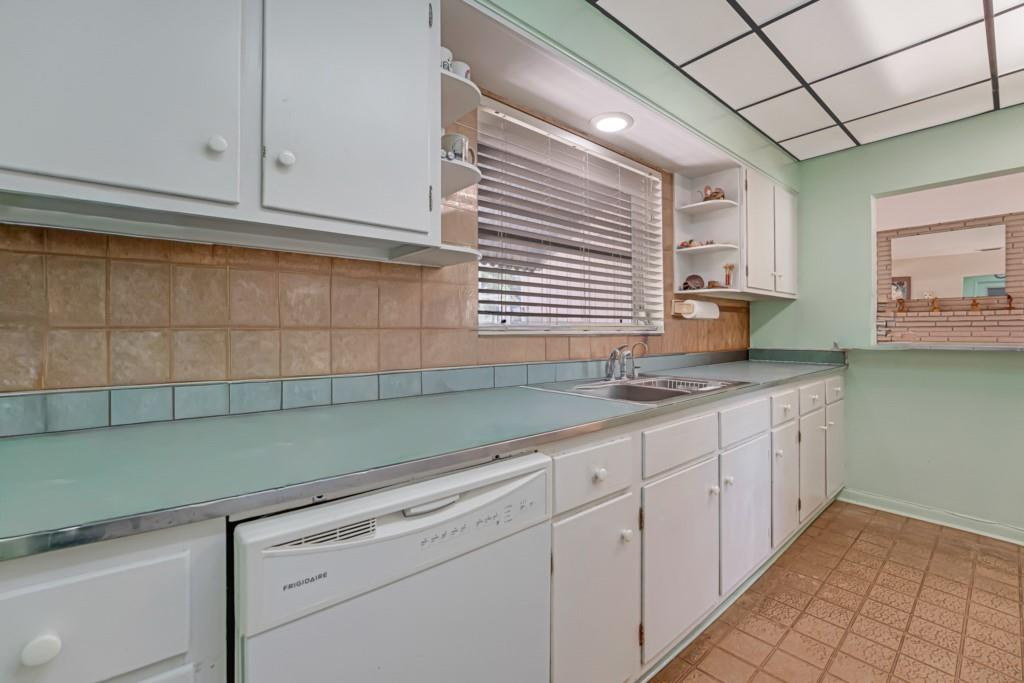 1122 Beach Road Singer Island, FL 33404 - Photo 14 of 34 Photo 14
