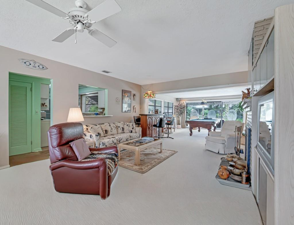 1122 Beach Road Singer Island, FL 33404 - Photo 5 of 34 Photo 5