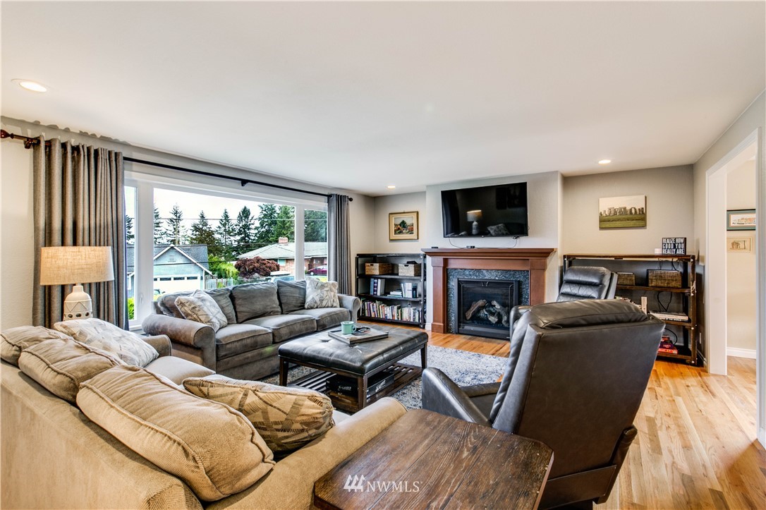 4109 Robin Road West University Place, WA 98466 - Photo 8 of 37 Gallery Image 8
