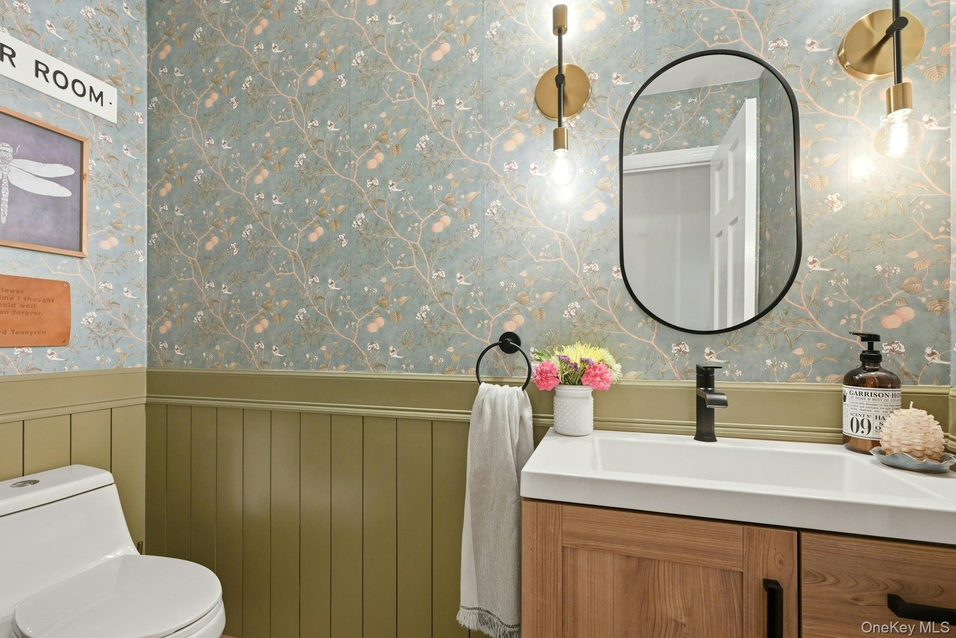 39 East Neck Road Huntington, NY 11743 - Photo 14 of 32 Guest powder room