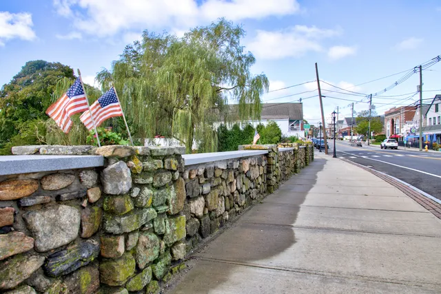 $3,400 | 176 Shore Road, Clinton, CT 06413