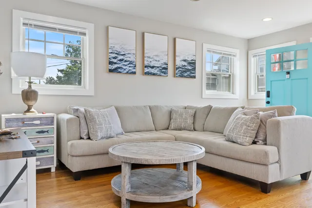 $3,400 | 176 Shore Road, Clinton, CT 06413