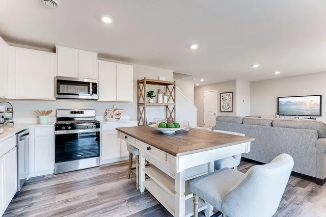 $337,990 | 1954 Highview Terrace, Shakopee, MN 55379