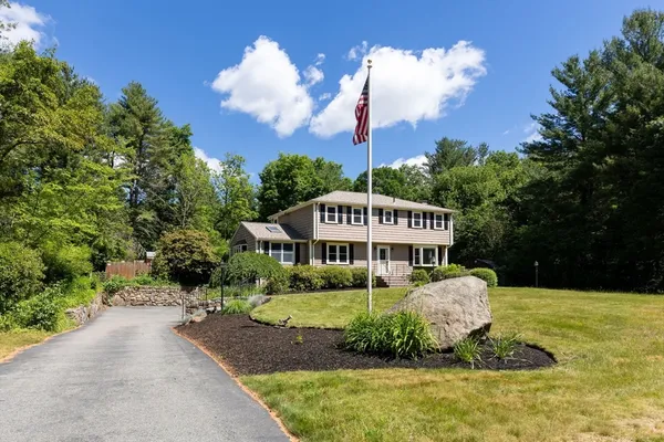 $800,000 | 10 Kingsley Road, Easton, MA 02356