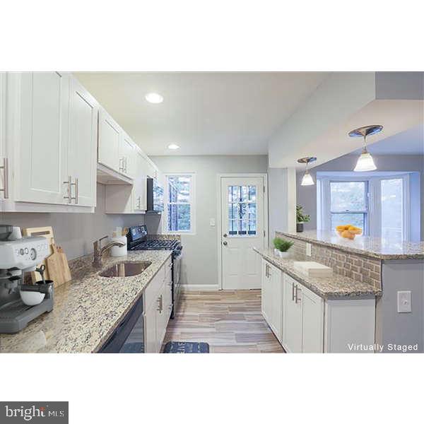 5735 Edgepark Road Baltimore, MD 21239 - Photo 10 of 33 Kitchen View 2