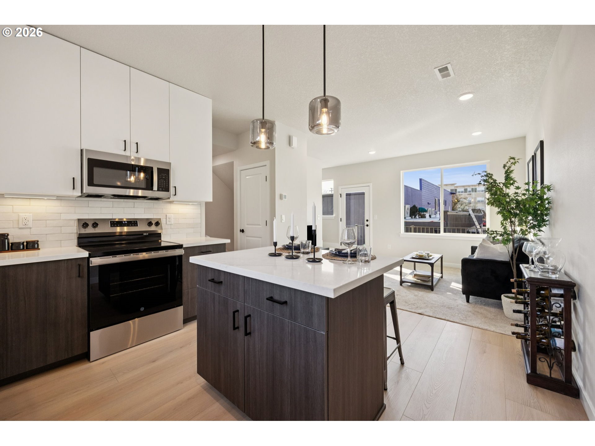 1731 Southeast Clatsop Street Portland, OR 97202 - Photo 3 of 20