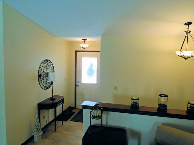 1620 Knights Lane Rochelle, IL 61068 - Photo 2 of 18