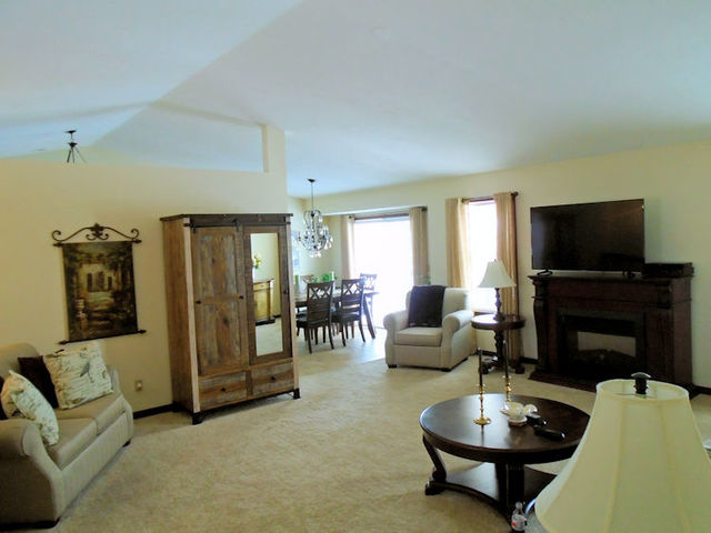 1620 Knights Lane Rochelle, IL 61068 - Photo 6 of 18