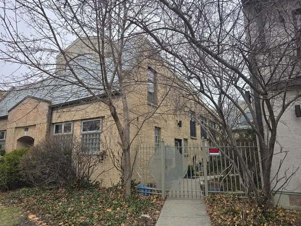 $3,200 | 1611 Simpson Street, Unit 3, Evanston, IL 60201