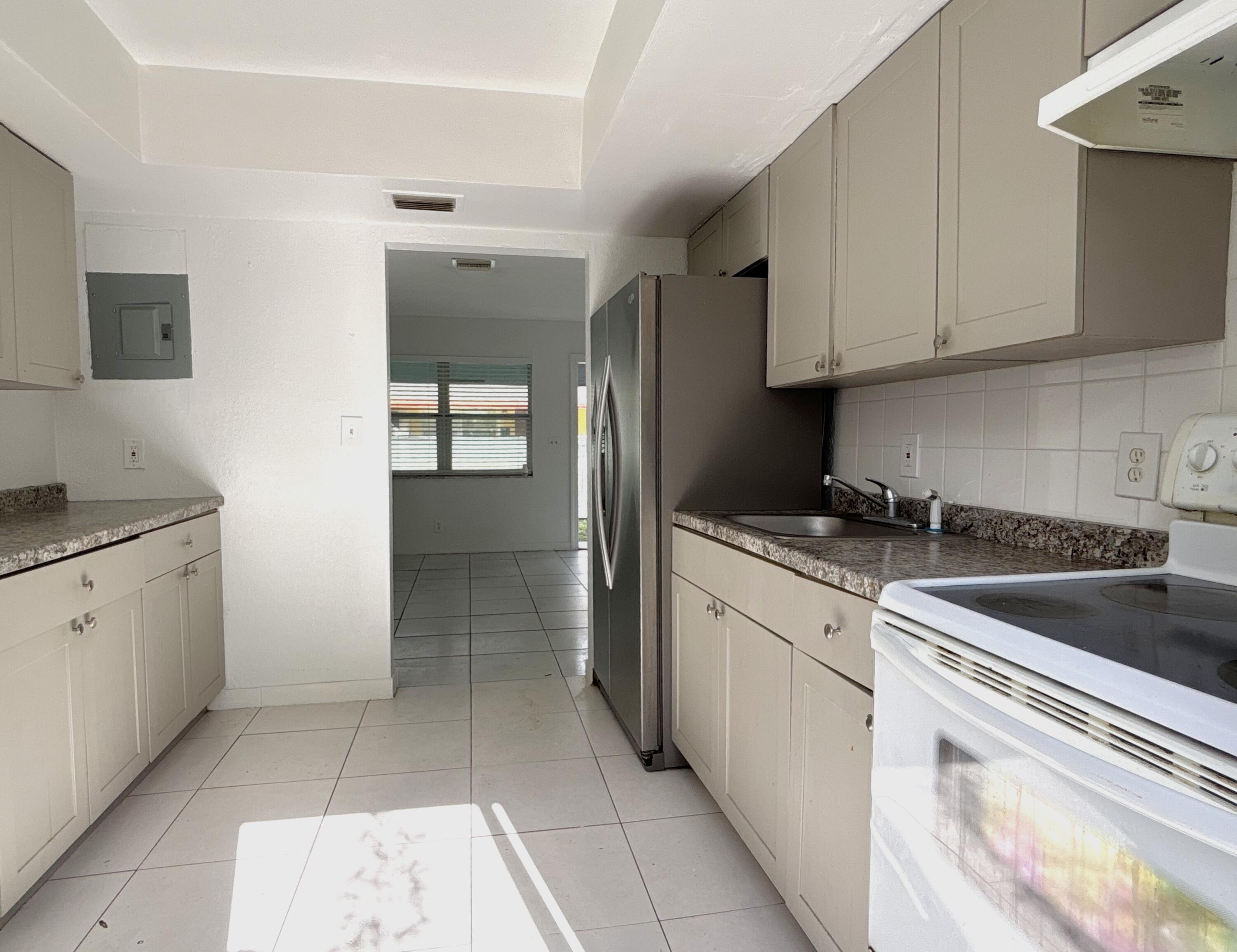 830 Southwest 10th Street, Unit A Pompano Beach, FL 33060 - Photo 14 of 20 IMG_8663