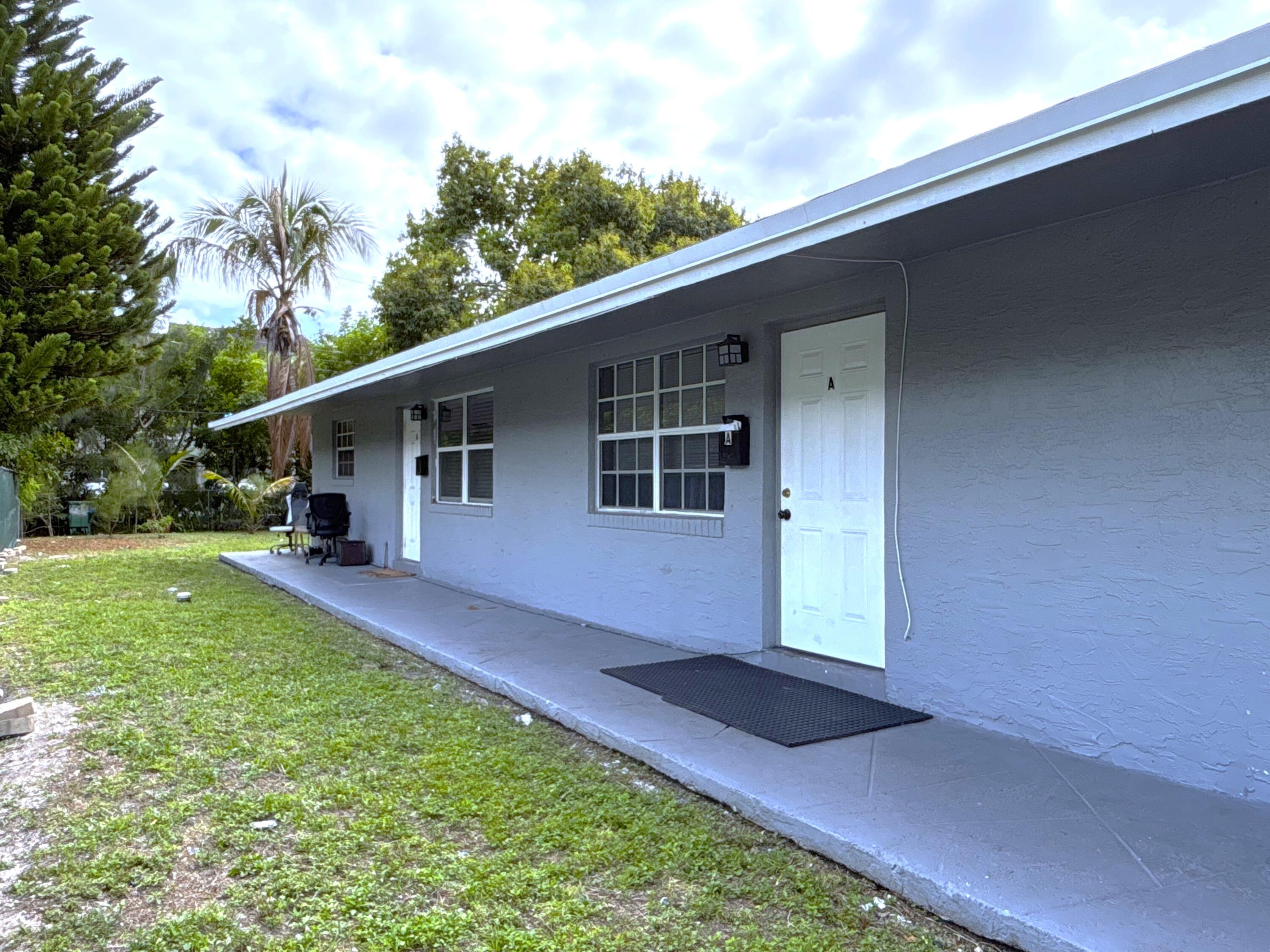 830 Southwest 10th Street, Unit A Pompano Beach, FL 33060 - Photo 8 of 20 IMG_86331