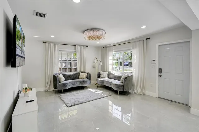 $4,999 | 1129 Northeast 2nd Avenue, Fort Lauderdale, FL 33304