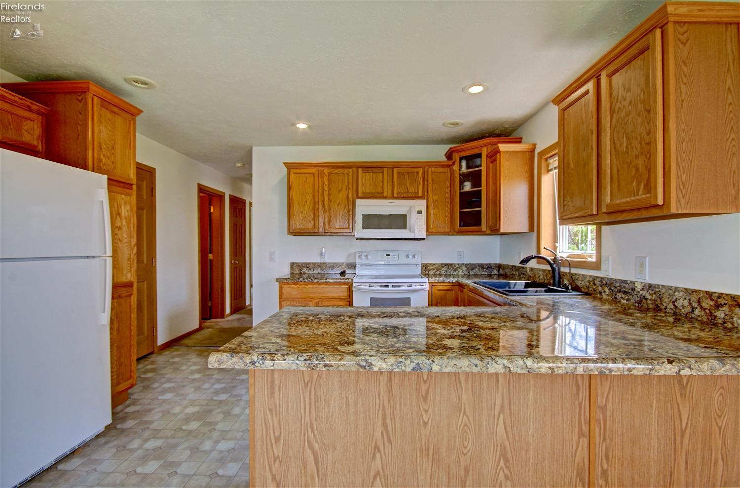 2050 Fletcher Road Port Clinton, OH 43452 - Photo 10 of 35 Gallery Image 10