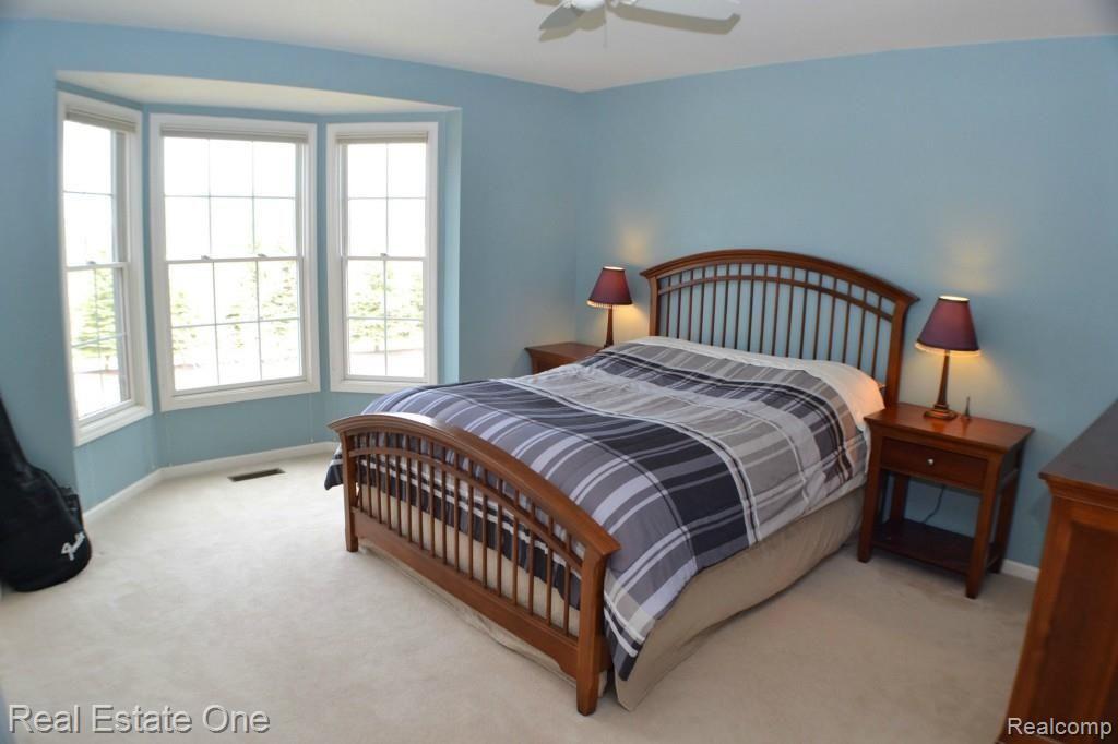 5650 Stonehaven Boulevard Rochester, MI 48306 - Photo 24 of 36 026.jpg