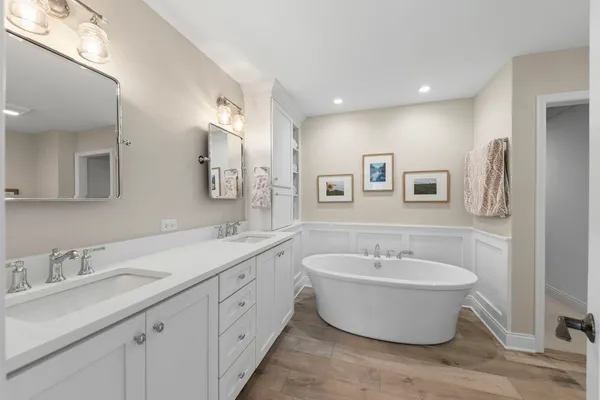 $749,900 | 2125 Timbertrails Road, Lisle, IL 60532
