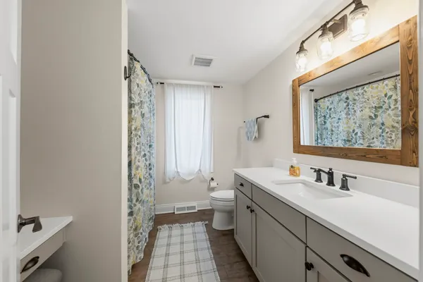 $749,900 | 2125 Timbertrails Road, Lisle, IL 60532