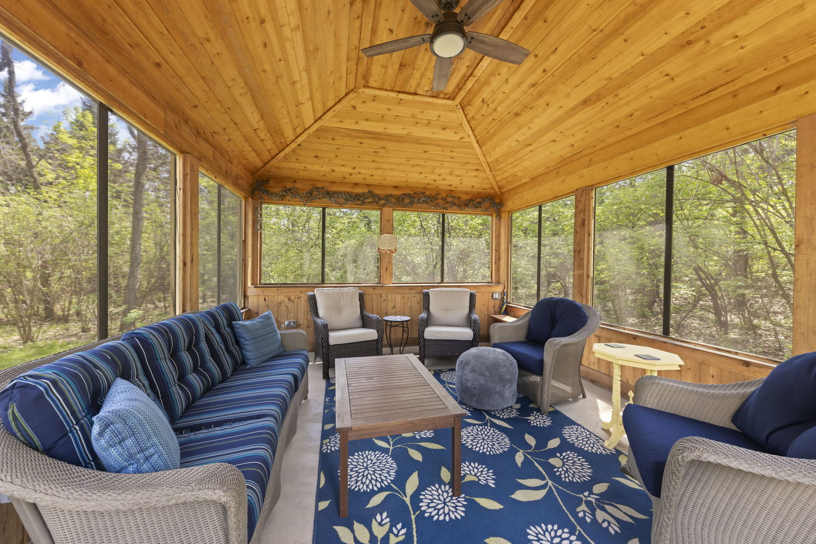 2125 Timbertrails Road Lisle, IL 60532 - Photo 37 of 42