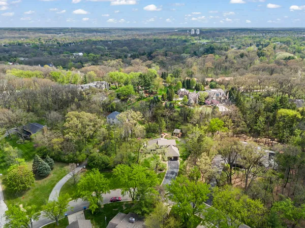$749,900 | 2125 Timbertrails Road, Lisle, IL 60532