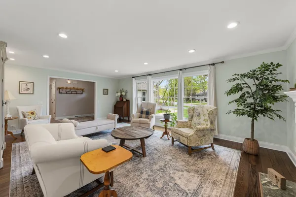 $749,900 | 2125 Timbertrails Road, Lisle, IL 60532