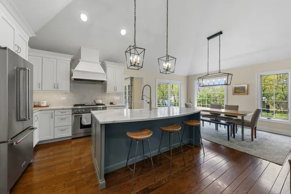 $749,900 | 2125 Timbertrails Road, Lisle, IL 60532