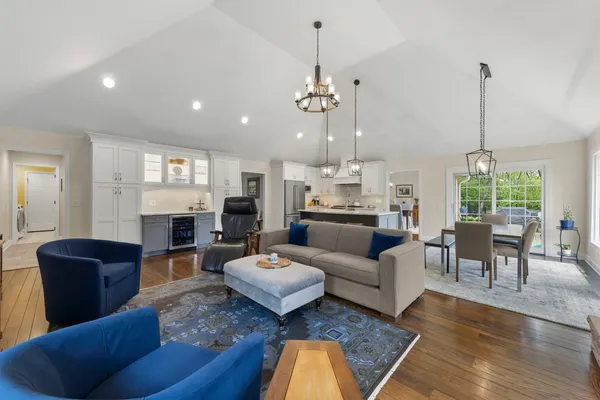 $749,900 | 2125 Timbertrails Road, Lisle, IL 60532