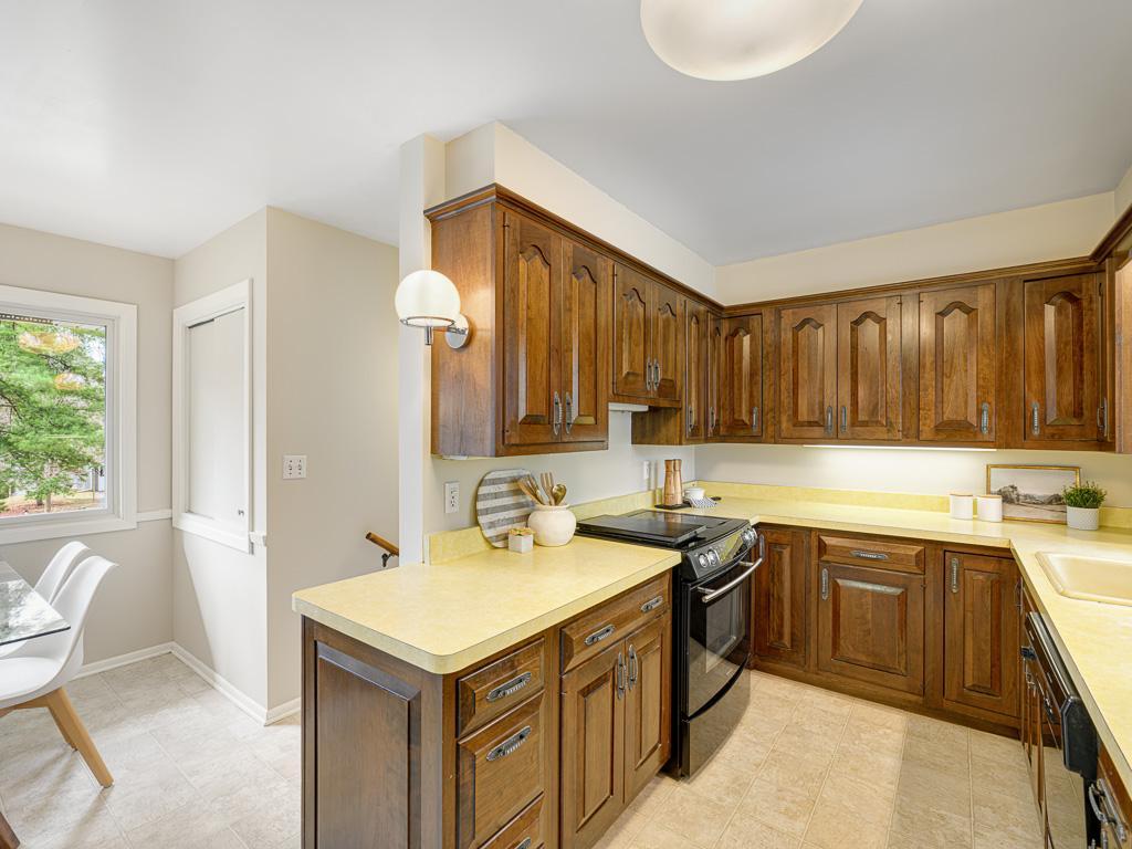 205 Oakview Road West St. Paul, MN 55118 - Photo 12 of 33