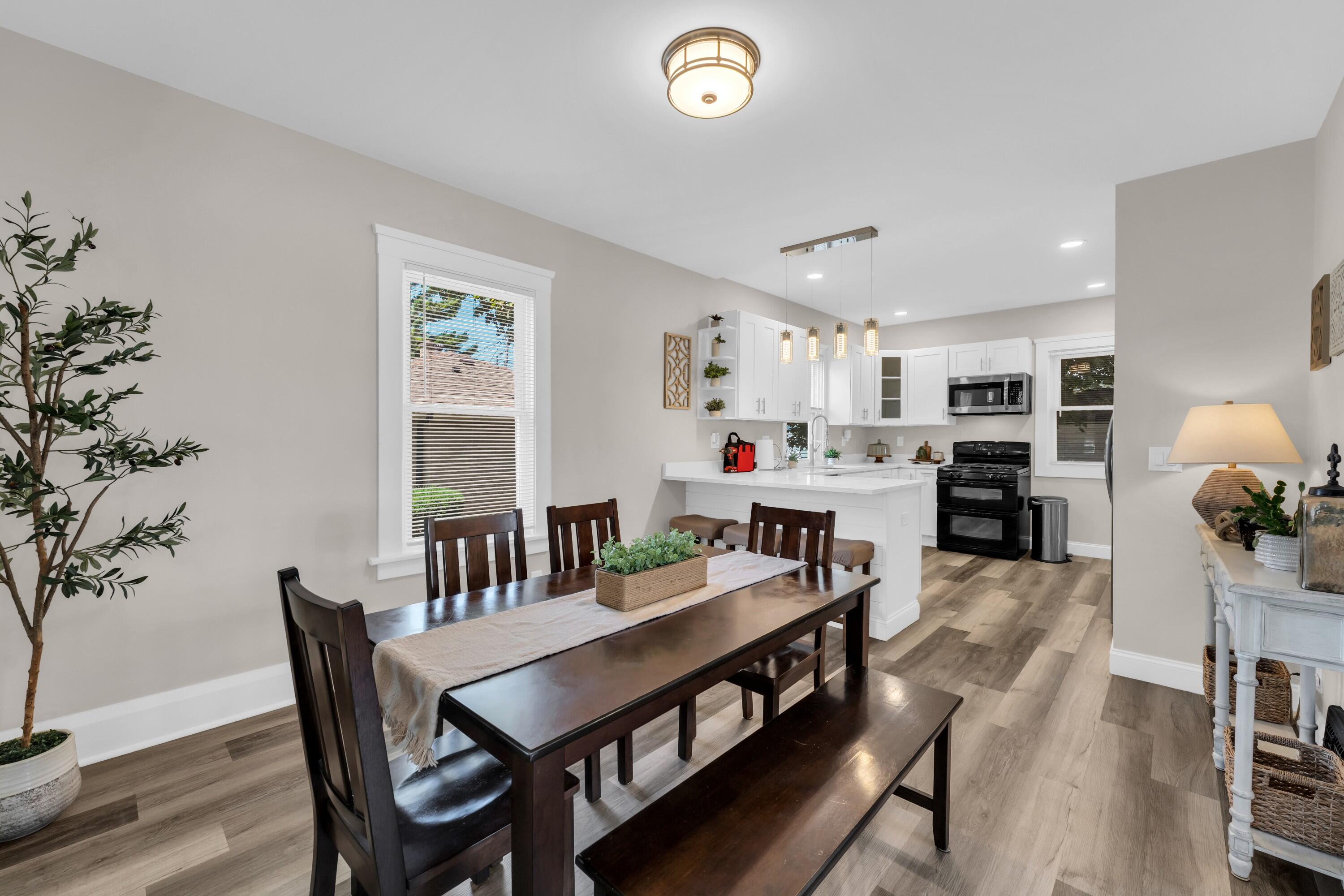 2900 21st Street Racine, WI 53403 - Photo 11 of 36 Dining Room