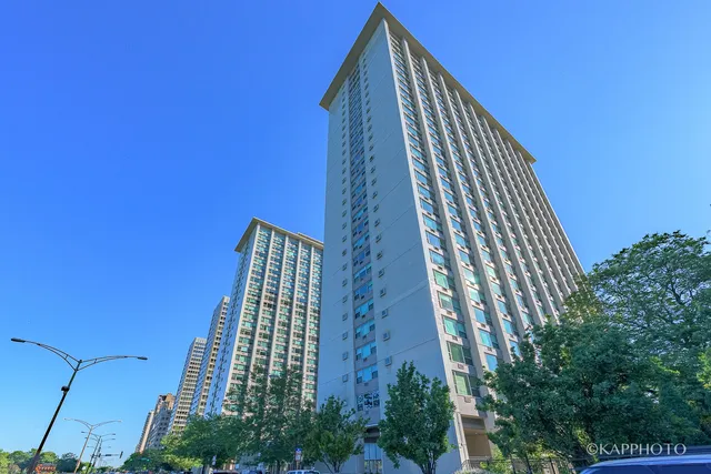 $179,000 | 3600 North Lake Shore Drive, Unit 1603, Chicago, IL 60613