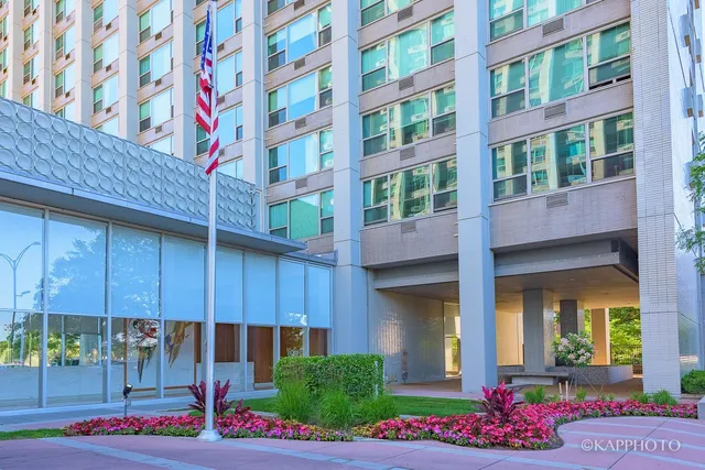 $179,000 | 3600 North Lake Shore Drive, Unit 1603, Chicago, IL 60613