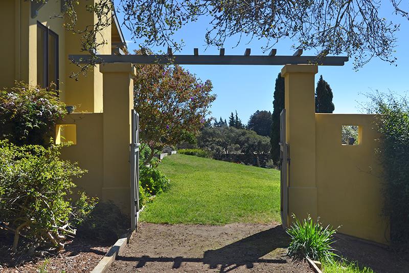 867 Calabasas Road Watsonville, CA 95076 - Photo 4 of 30 Gallery Image 4