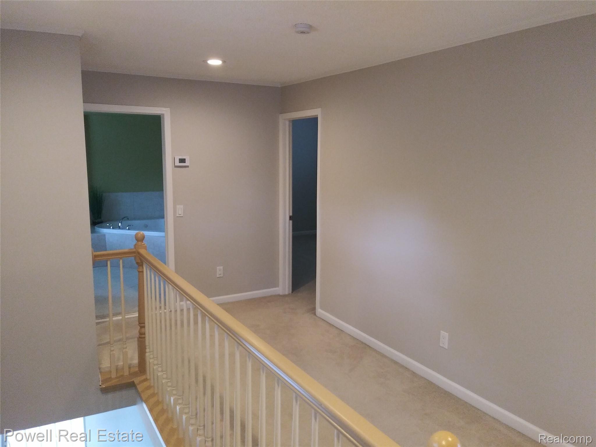 3054 Hessel Avenue Rochester, MI 48307 - Photo 18 of 32 20210508_152732.jpg