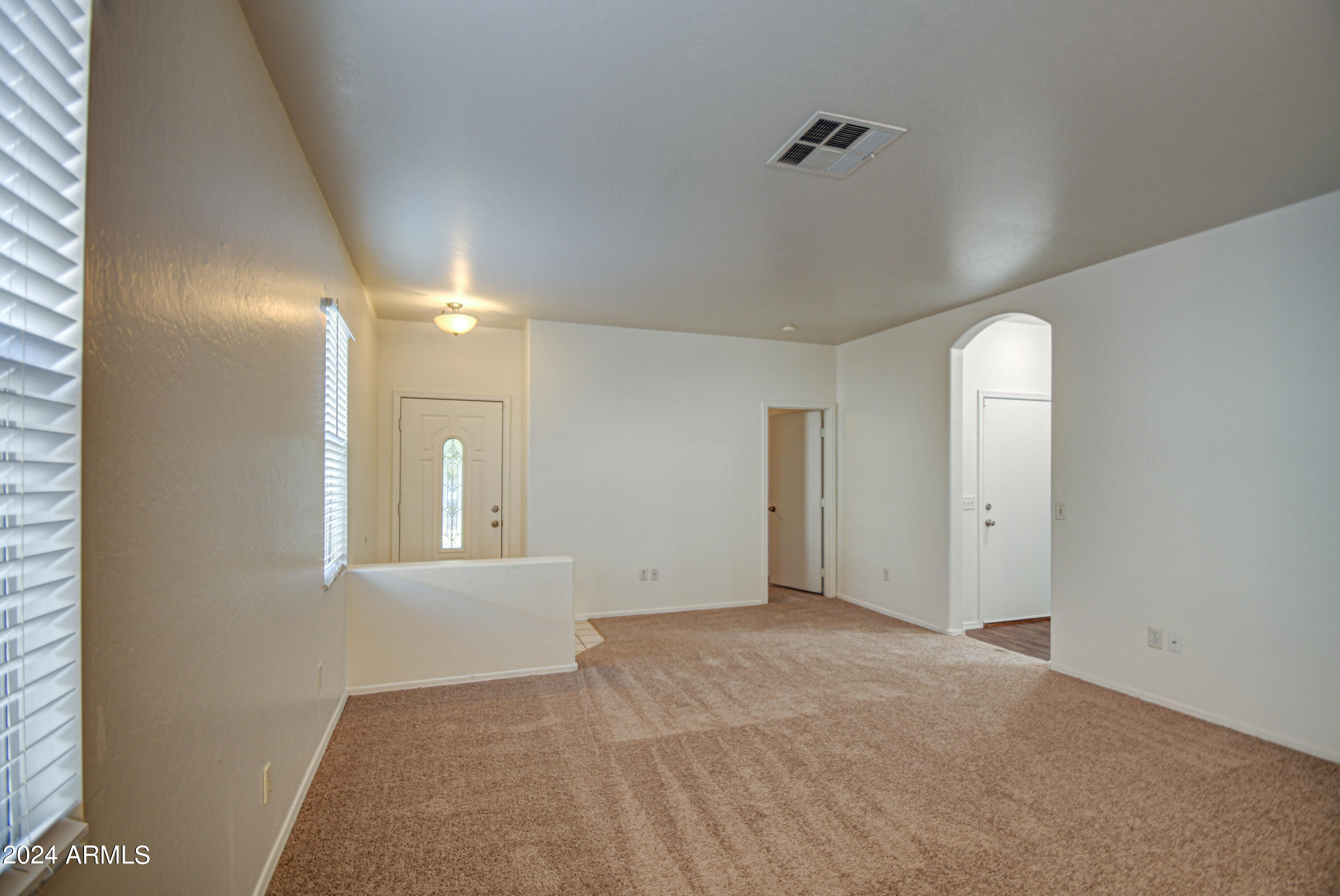 2494 East Del Rio Court Gilbert, AZ 85295 - Photo 12 of 25 Living Room