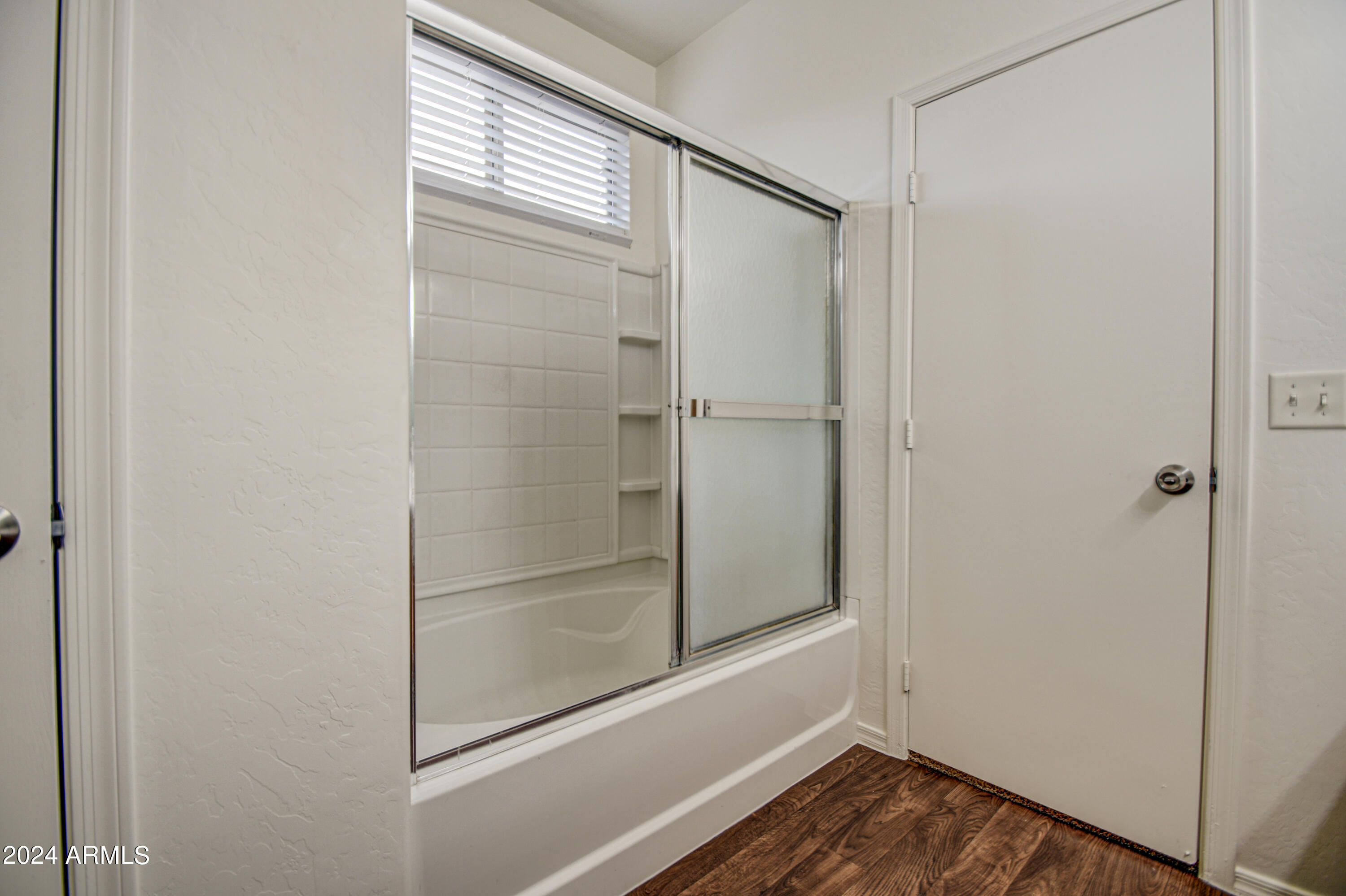 2494 East Del Rio Court Gilbert, AZ 85295 - Photo 17 of 25 Primary Bath