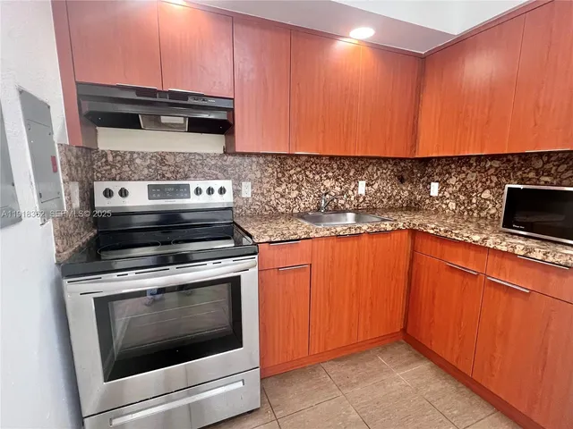 $1,975 | 65 Northeast 59th Street, Unit 3, Miami, FL 33137