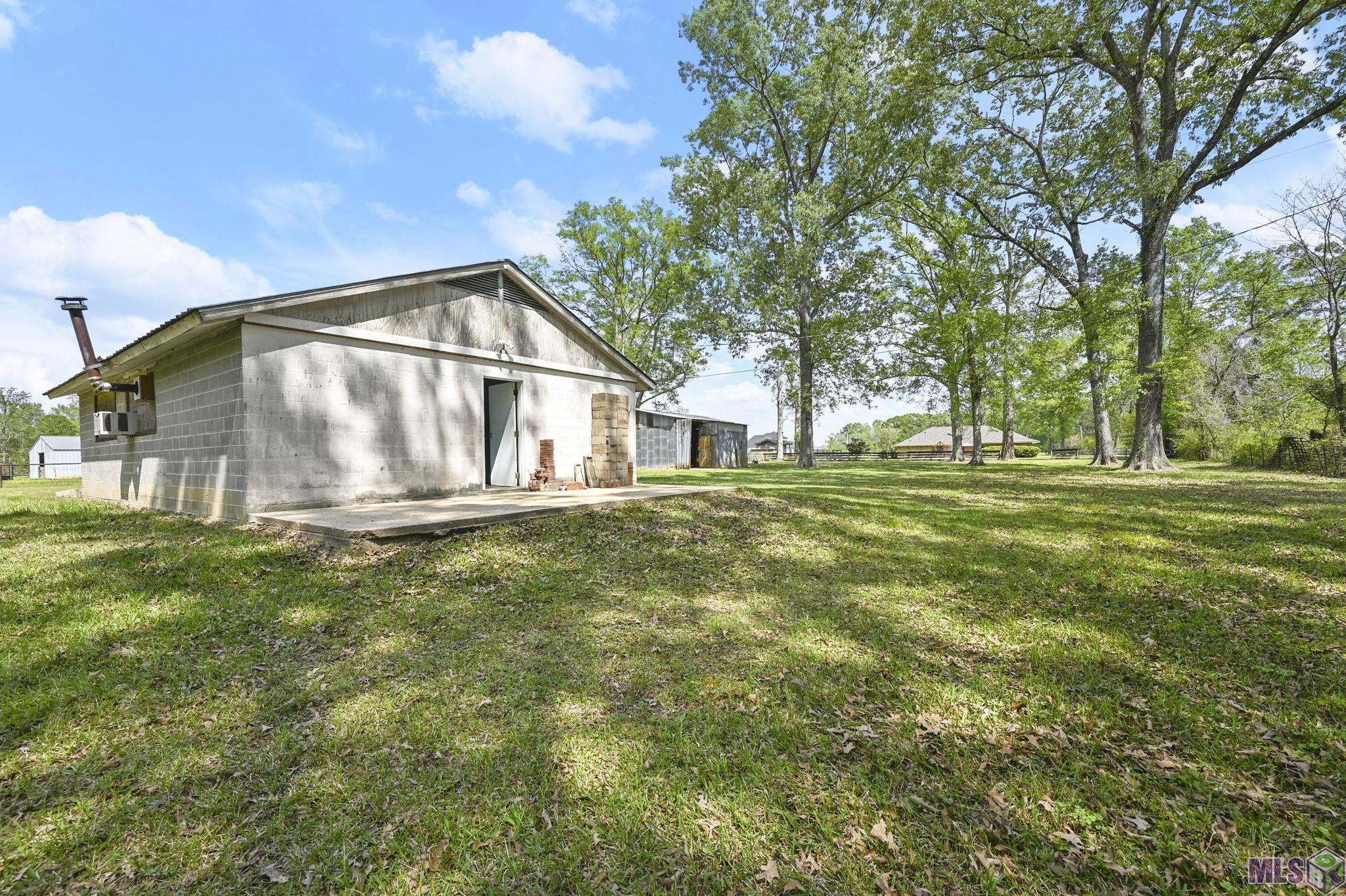 19625 Barnett Road Zachary, LA 70791 - Photo 16 of 26 Brick Workshop