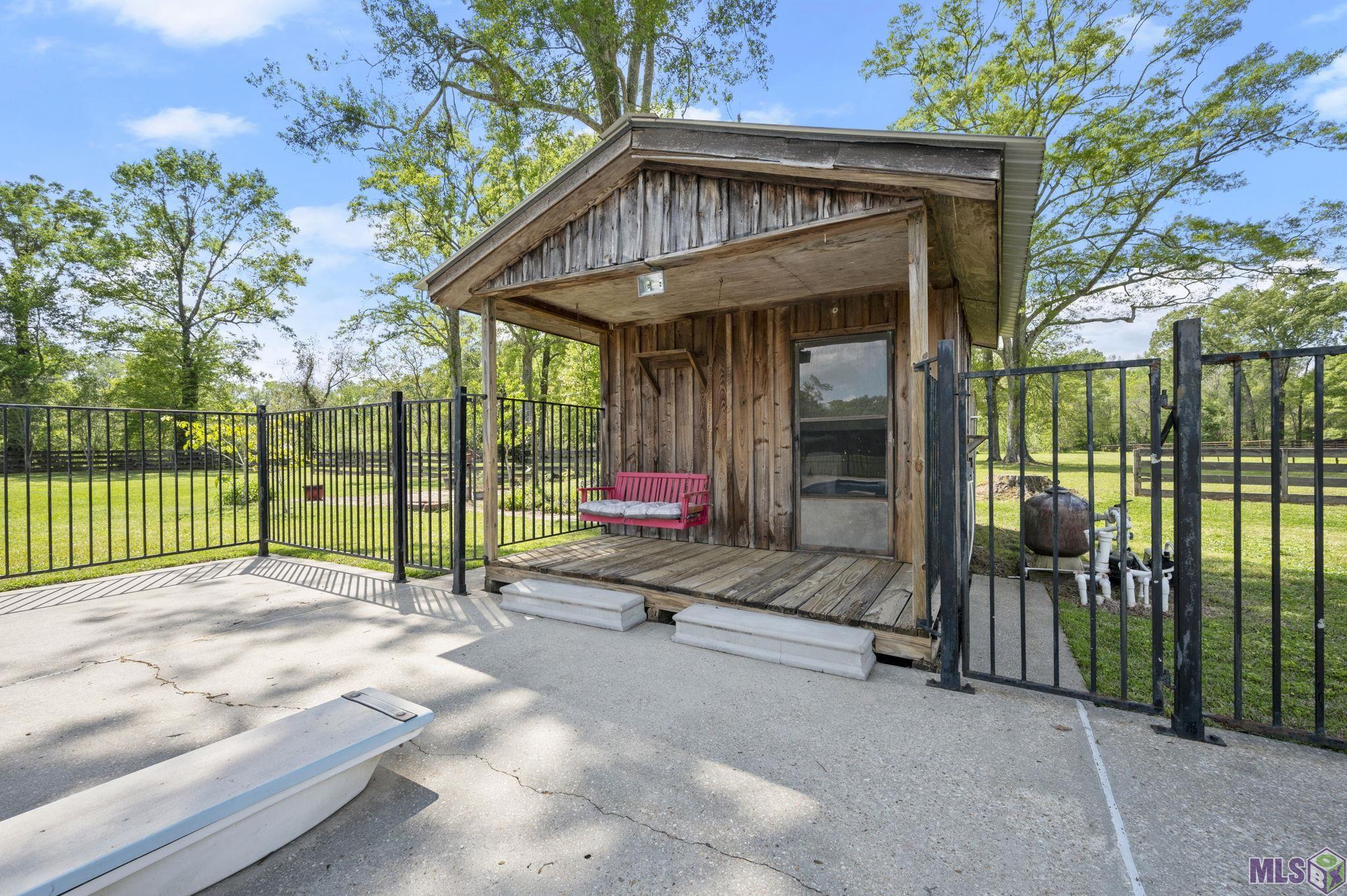 19625 Barnett Road Zachary, LA 70791 - Photo 7 of 26 Pool house storage