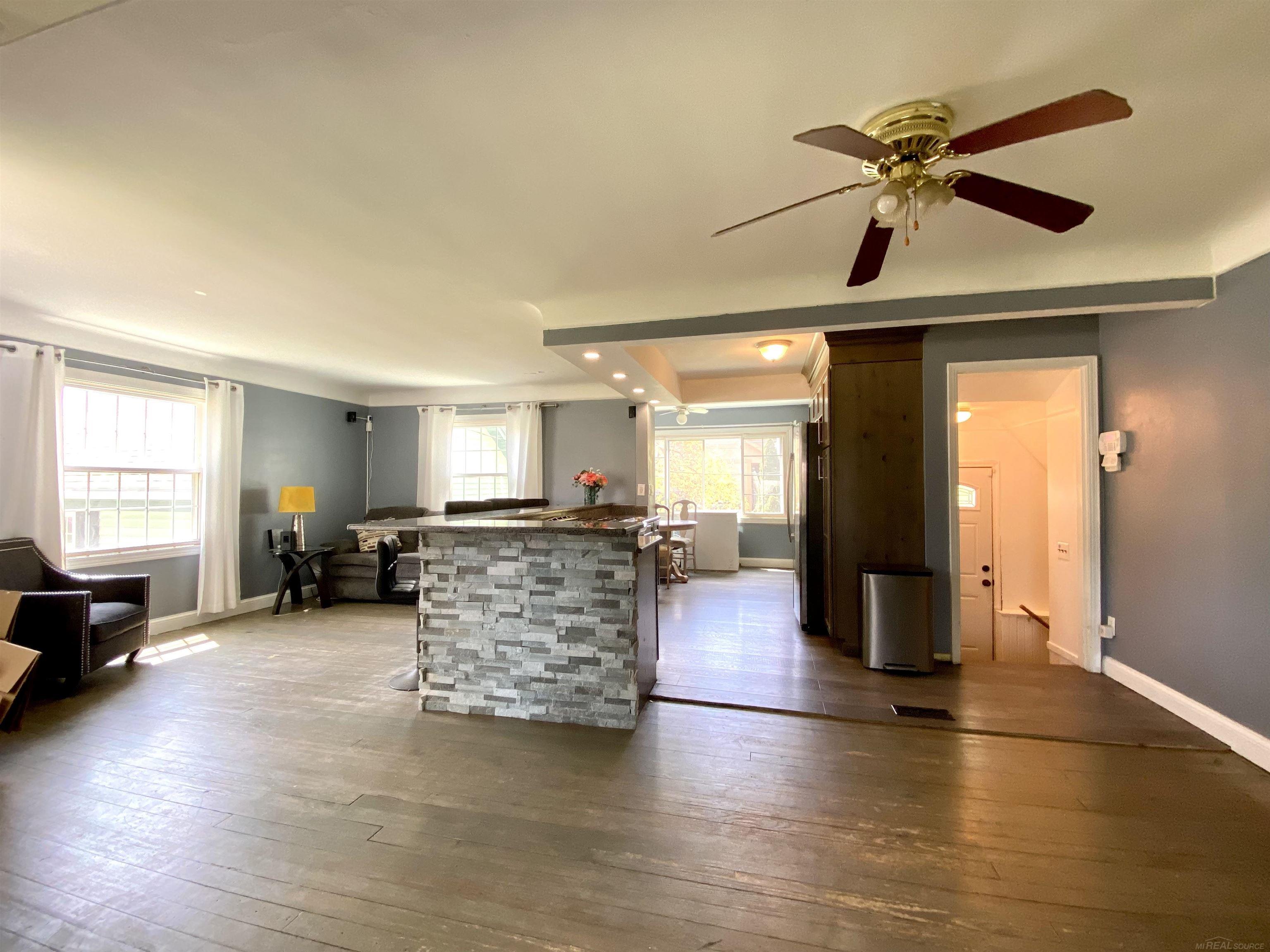 8660 Clinton River Road Sterling Heights, MI 48314 - Photo 24 of 40 50107944-23.JPG