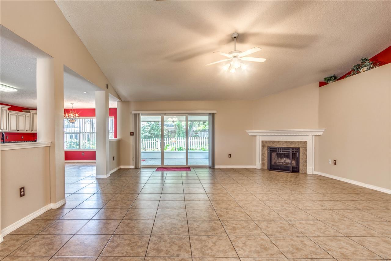 723 Riva Ridge Drive Crestview, FL 32539 - Photo 5 of 33 Open Concept to Kitchen