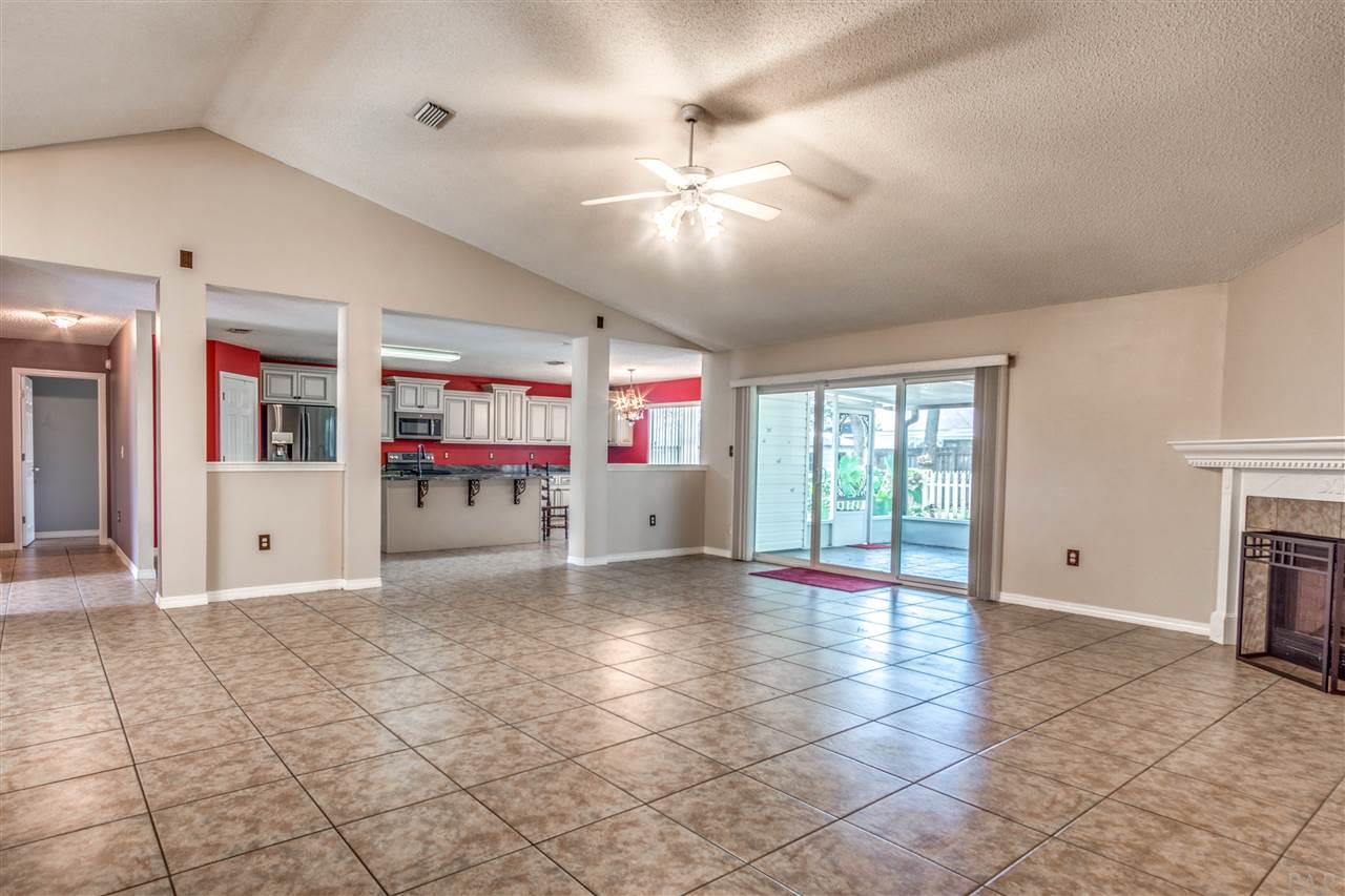 723 Riva Ridge Drive Crestview, FL 32539 - Photo 7 of 33