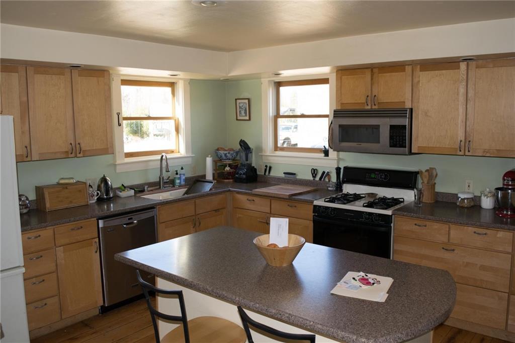 31 Fieldstone Lane Castine, ME 04421 - Photo 12 of 33 Kitchen