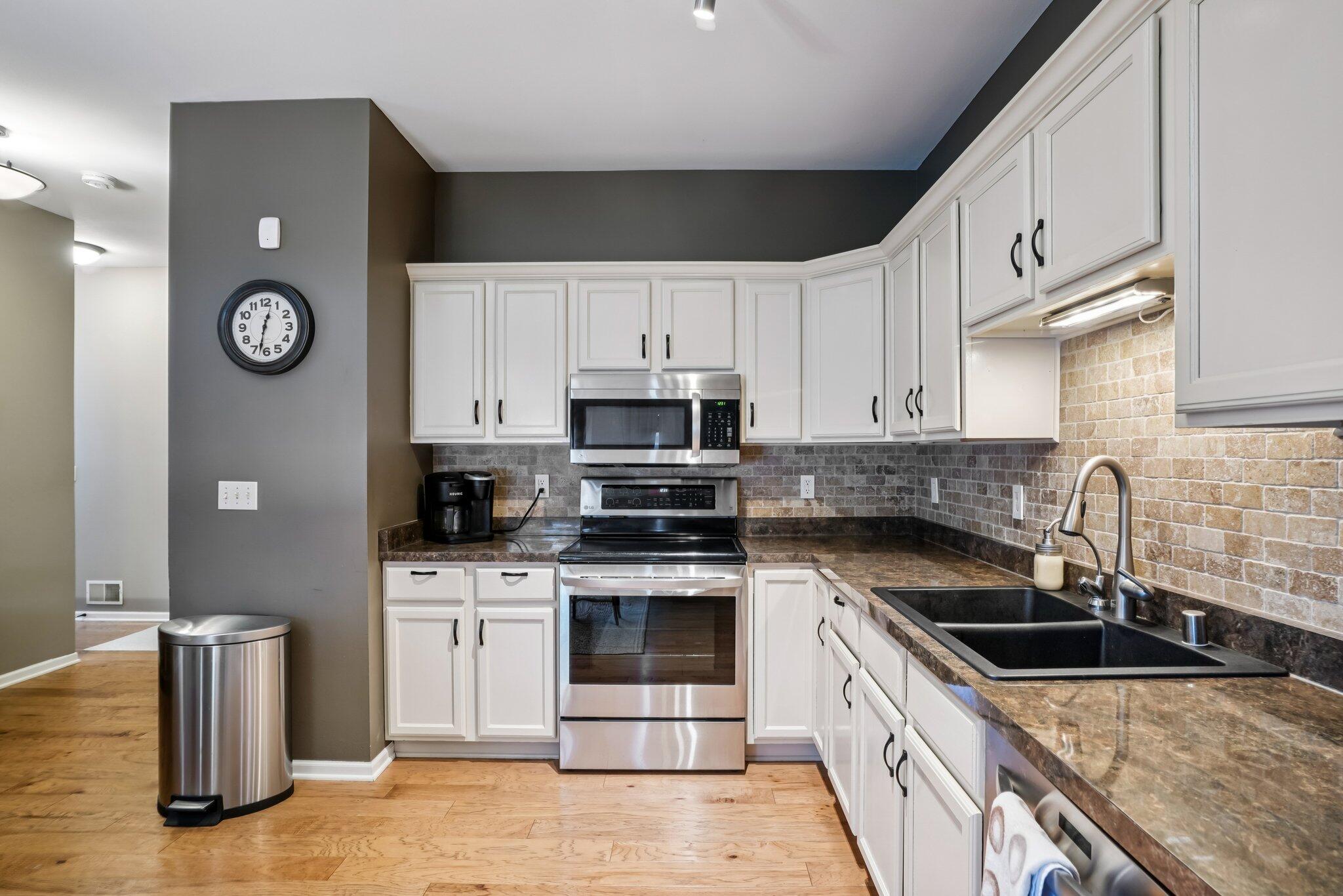 2245 Patrick Lane Waukesha, WI 53188 - Photo 21 of 55 21-web-or-mls-Patrick Ln-S2312-021