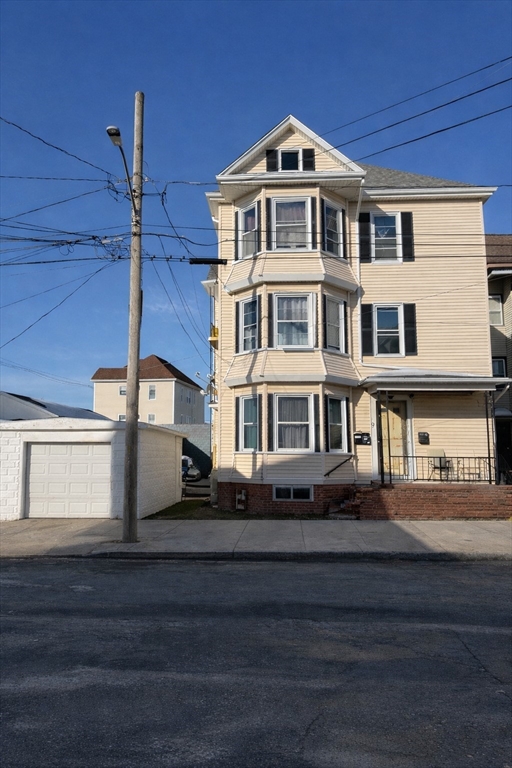 9 Stapleton Street New Bedford, MA 02744 - Photo 2 of 13
