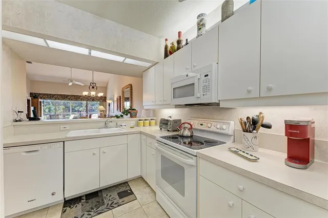 $250,000 | 416 Laurel Lake Drive, Unit 202, Venice, FL 34292