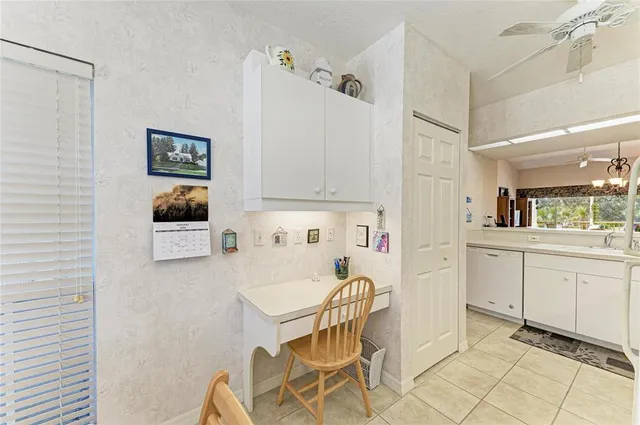 $250,000 | 416 Laurel Lake Drive, Unit 202, Venice, FL 34292